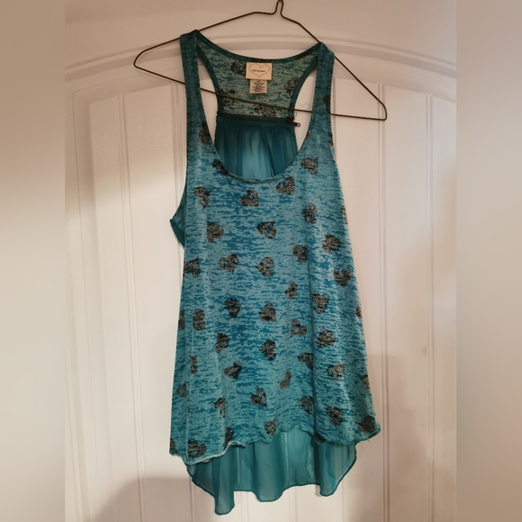 3/$15 Tank top - Picture 1 of 5